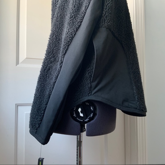 Nike Faux Shearling Pullover NWT - Picture 9 of 12